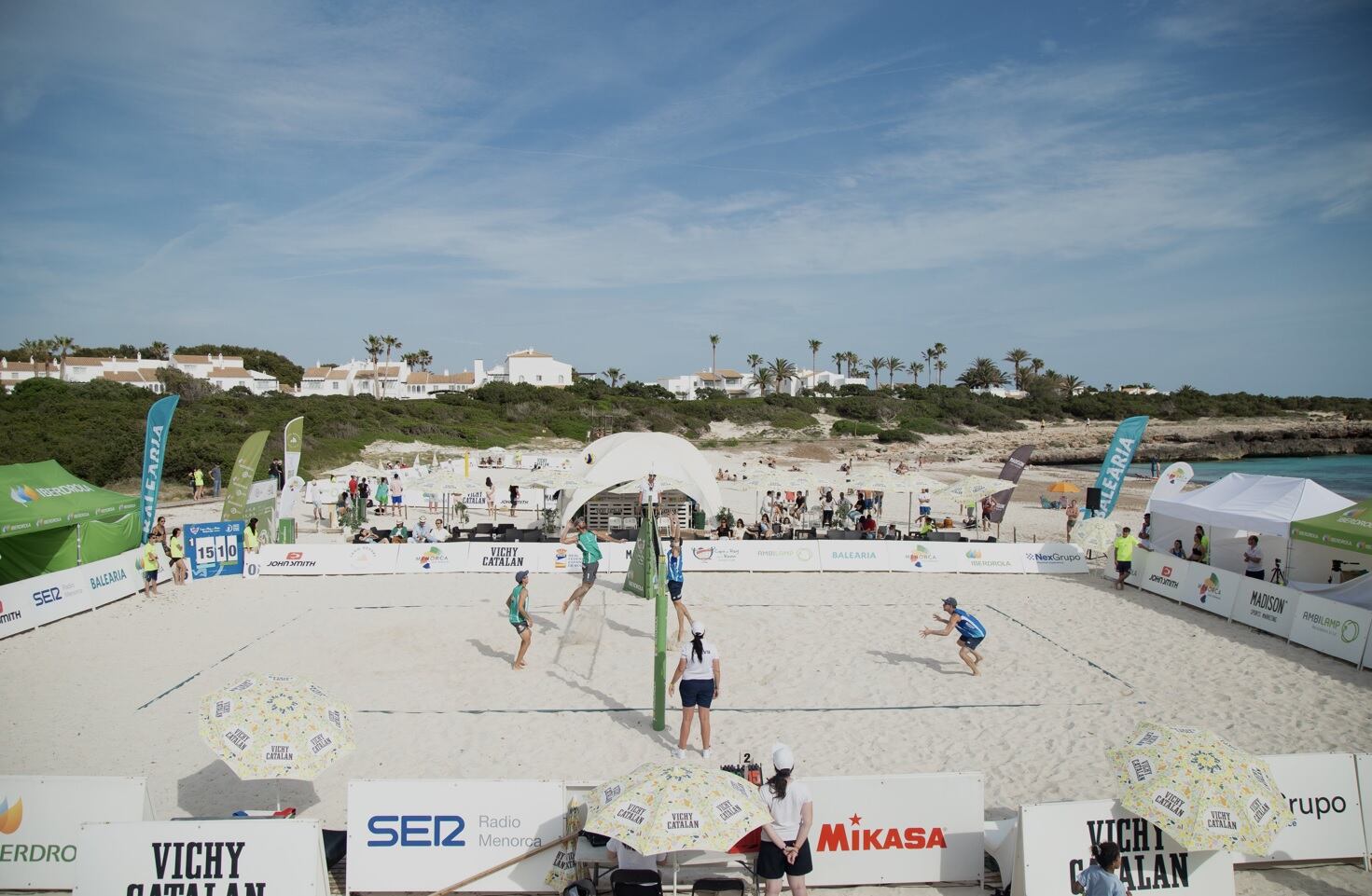 Cala en Bosc vio como las cuatro mejores parejas masculinas y femeninas se citaban en las semifinales de este domingo.