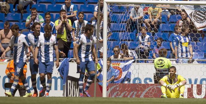 El Almería logró una vital victoria en Cornellà