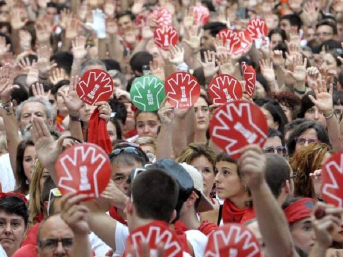 El juez mantiene en prisión a los cinco encausados por la violación de San Fermín