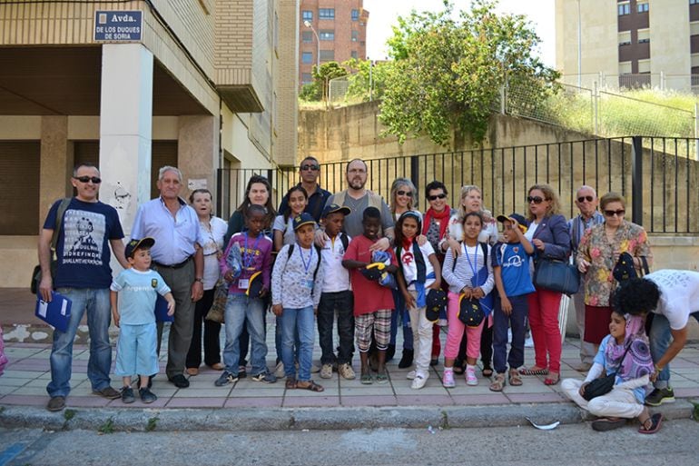 Niños saharauis con sus familias de acogida