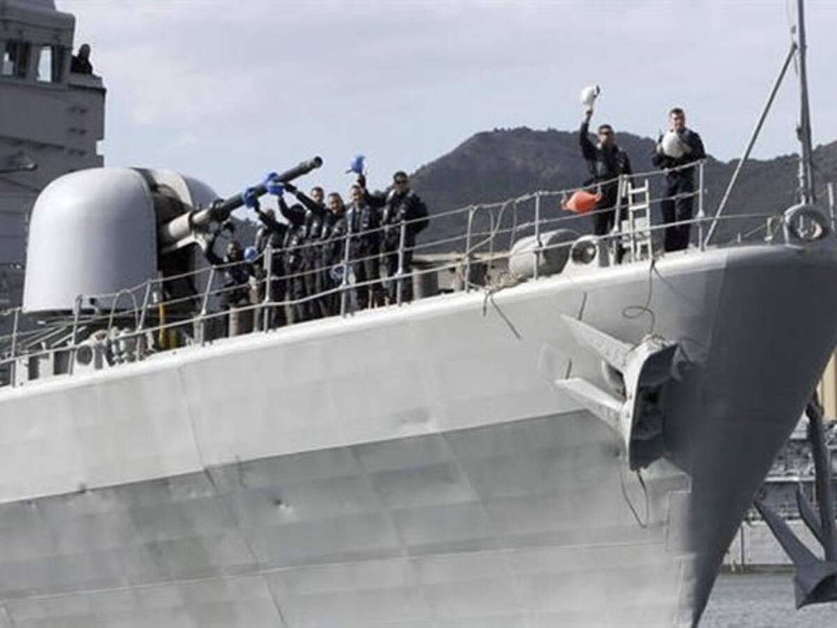 El príncipe ha visitado a los militares que luchan contra la piratería en el Índico