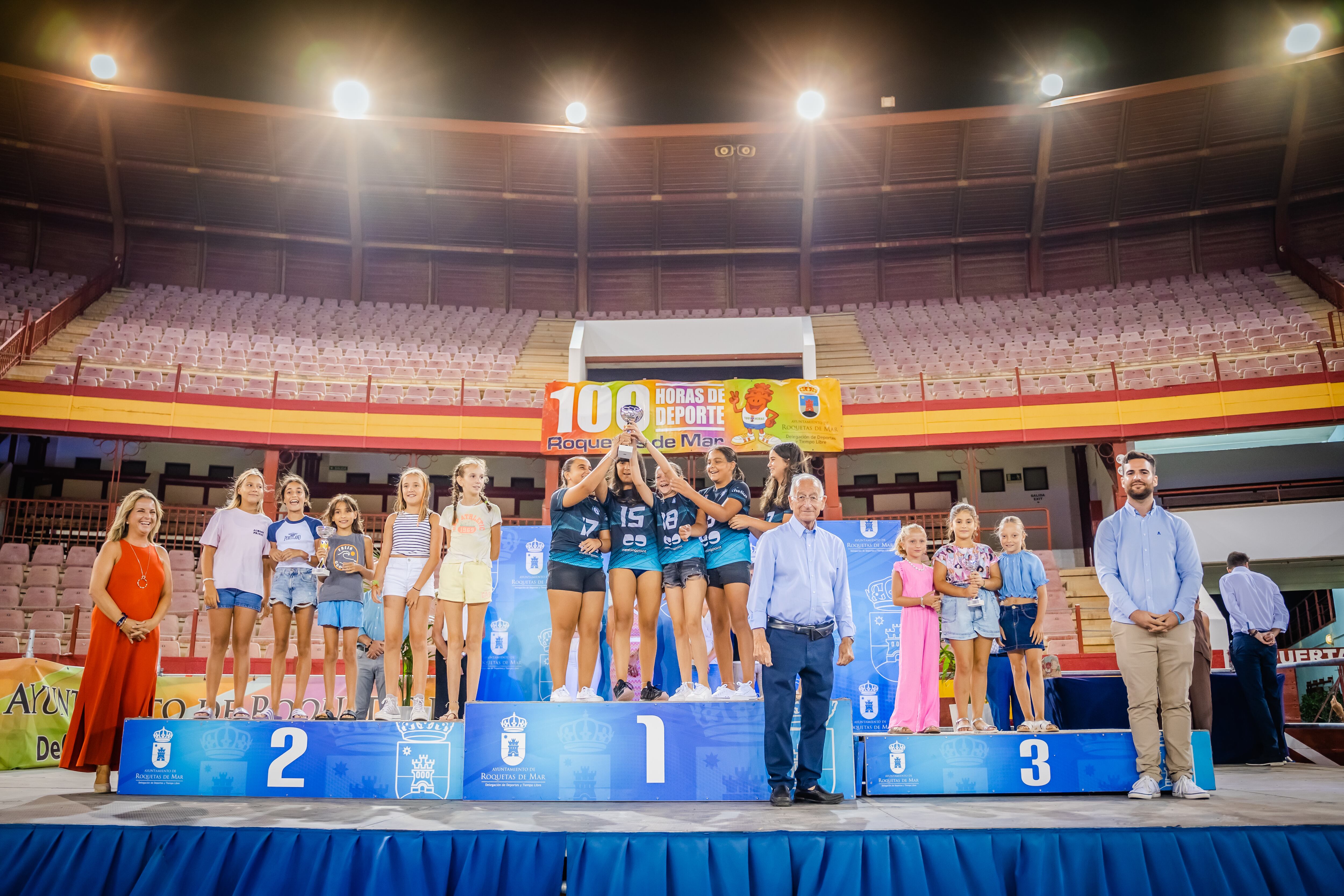 Los campeones se suben al podio en Roquetas de Mar.