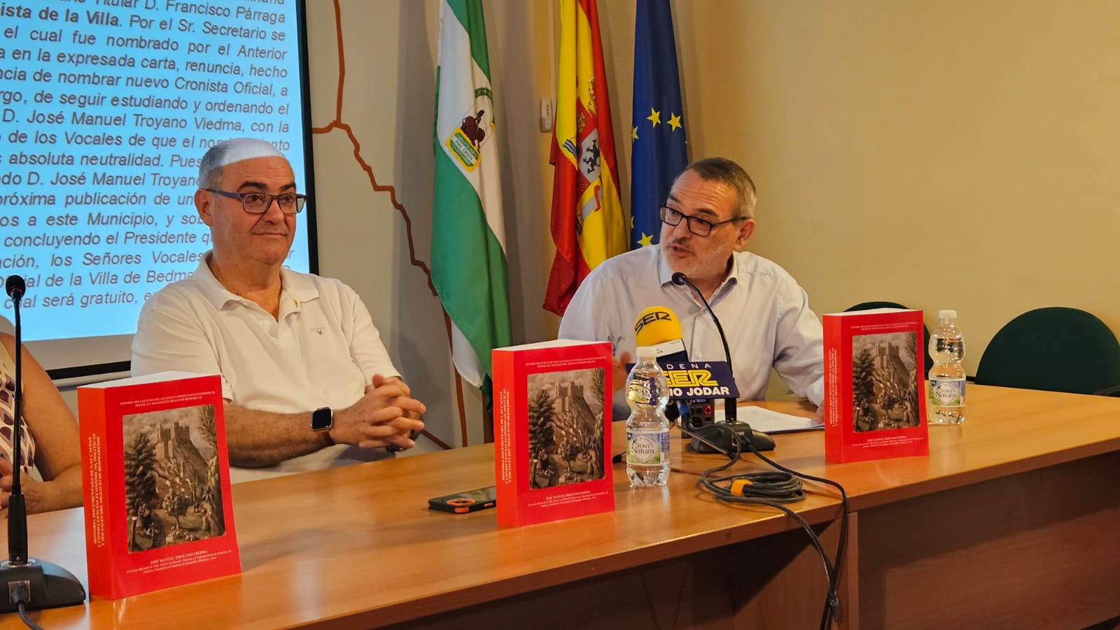 Momento de la intervención del Cronista Oficial de Jódar, Ildefonso Alcalá Moreno