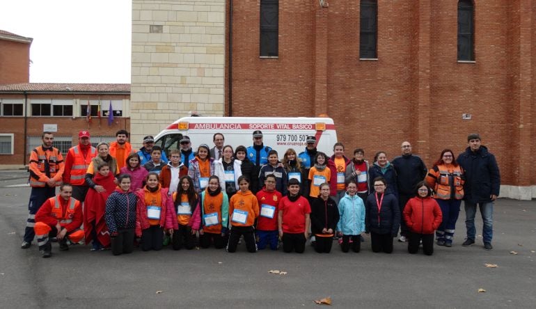 Participantes en la carrera solidaria a beneficio de los niños más necesitados