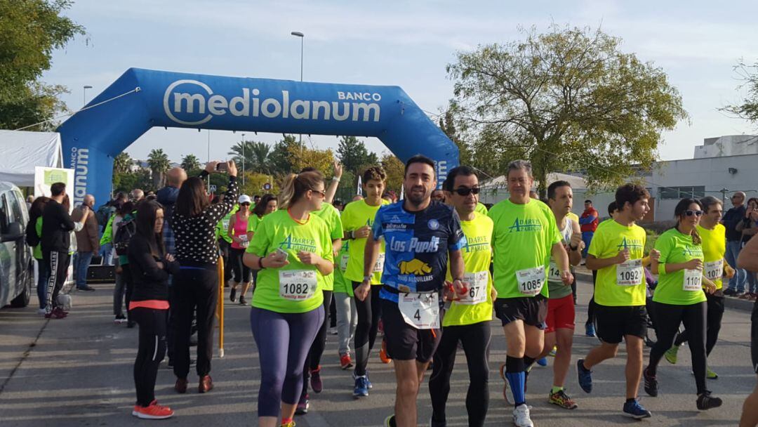 Algunos de los corredores que participaron en la cita deportiva