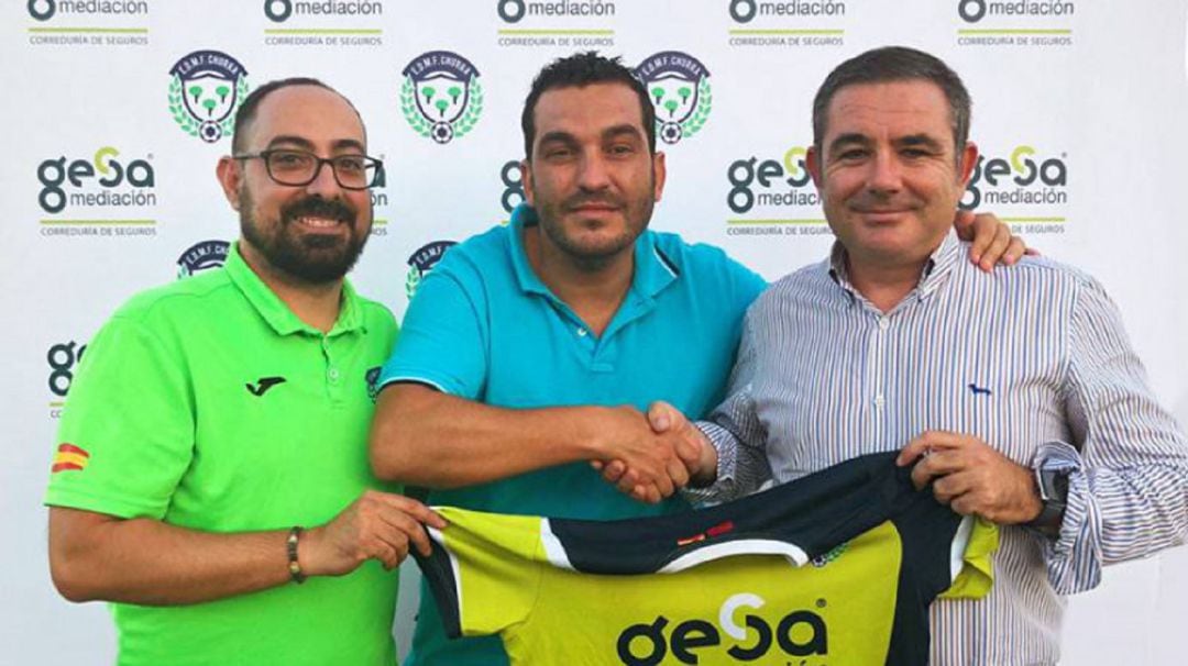 Adrián Hernández en su renovación con el Churra Gesa