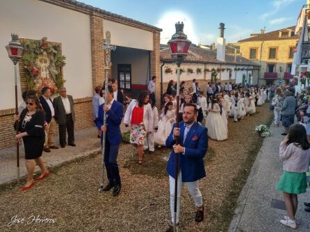 Niñas y Niños de la Primera Comunión en la procesión del Corpus de Villacarrillo en 2018