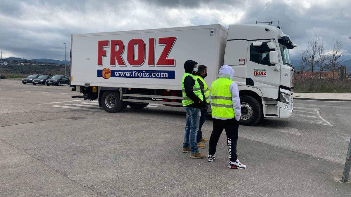 Los transportistas en paro del Bierzo se suman a la protesta de UGT y CCOO contra la crisis de precios