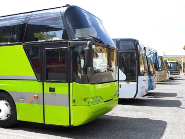 Los autobuses discrecionales y turísticos de Alicante lamentan la falta de ayudas tras perder el 90 % de su actividad por la COVID-19