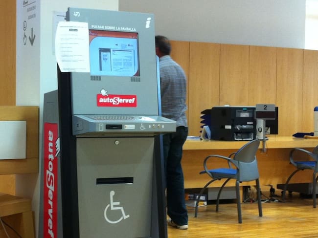 La oficina de Labora en la calle Oliver de Alcoy inscribe a los demandantes de empleo de L'Alcoià y El Comtat.