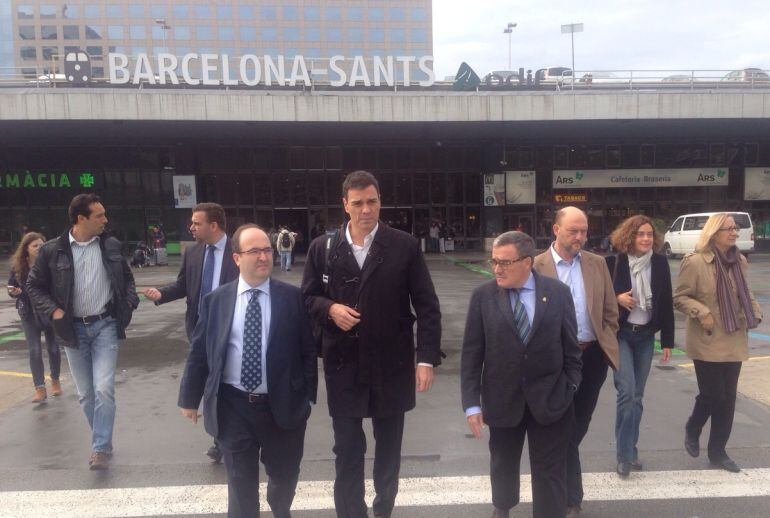 El secretario general del PSOE, Pedro Sánchez, a su llegada a Barcelona.