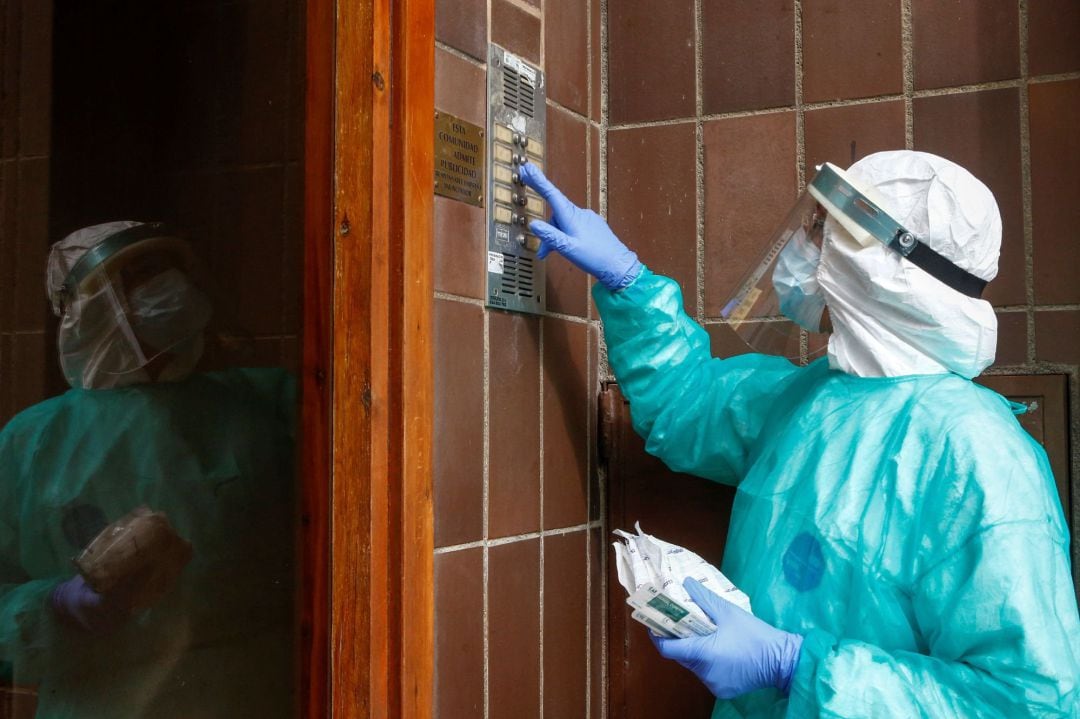 También la asistencia sanitaria a domicilio es fundamental estos días.