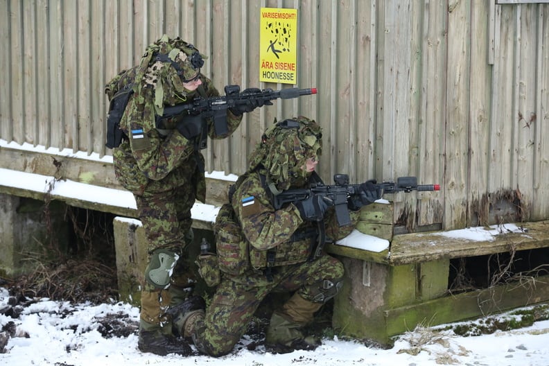 Soldados estonios durante unos ejercicios de combate urbano el pasado mes de enero