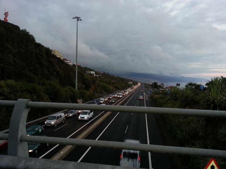 Colas matutinas en la TF-5