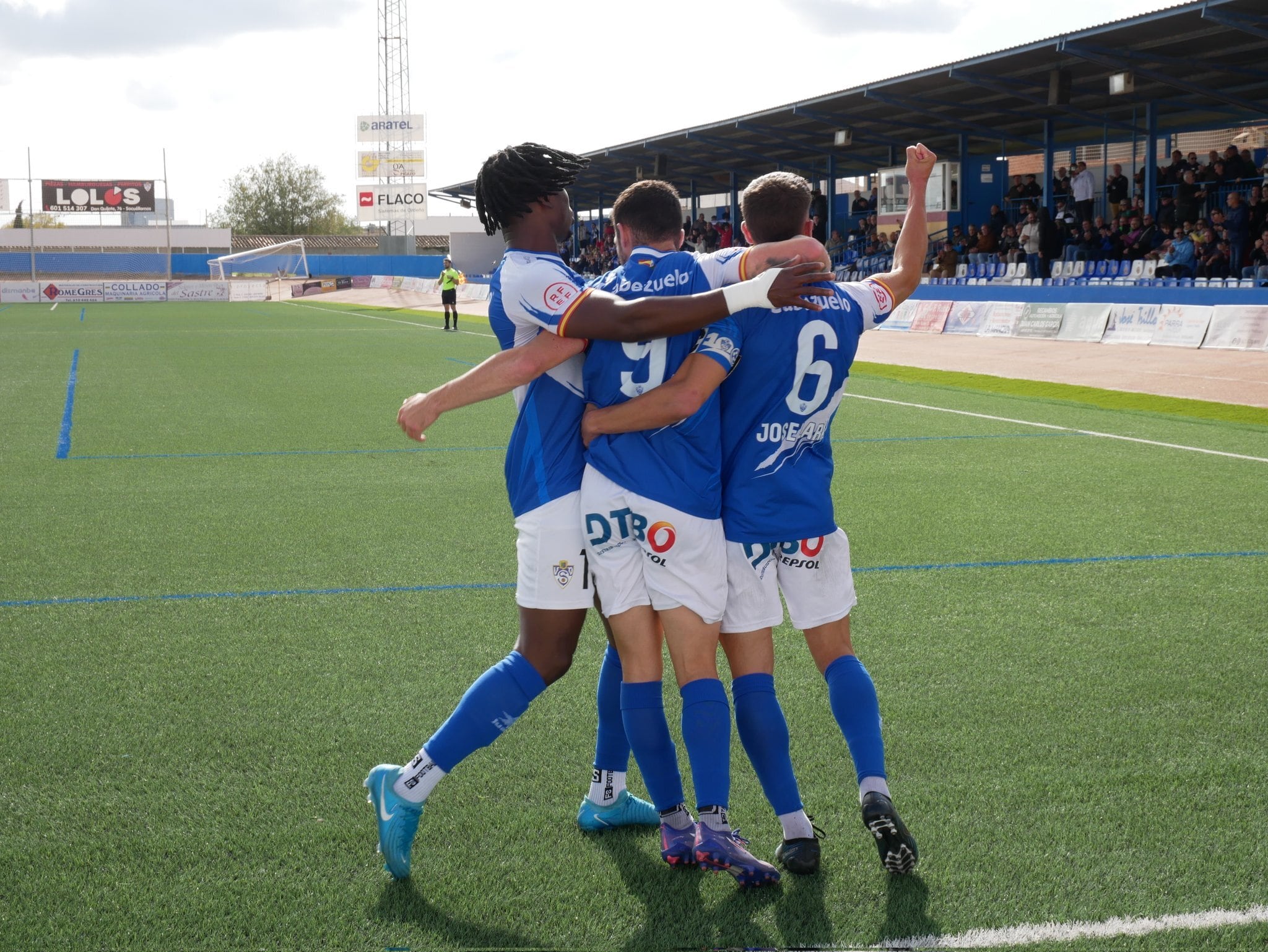 La UD Socuéllamos celebra un gol