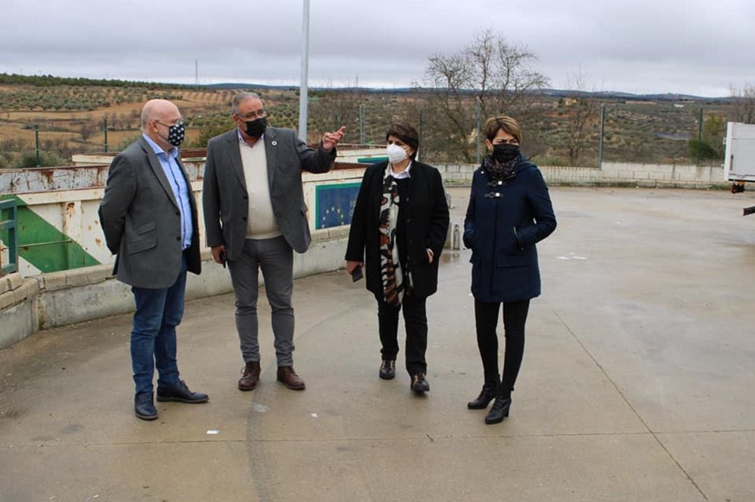 Imagen de la visita al Punto Limpio del municipio