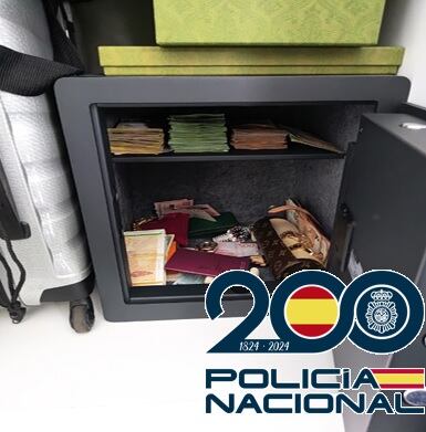 Parte del material incautado por la policía en Marbella