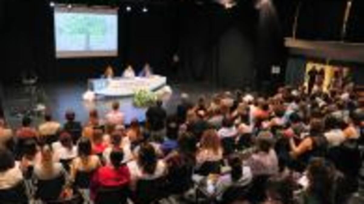 La Junta anima a los profesionales a enriquecer con sus aportaciones el nuevo Plan de Humanización de la Asistencia Sanitaria