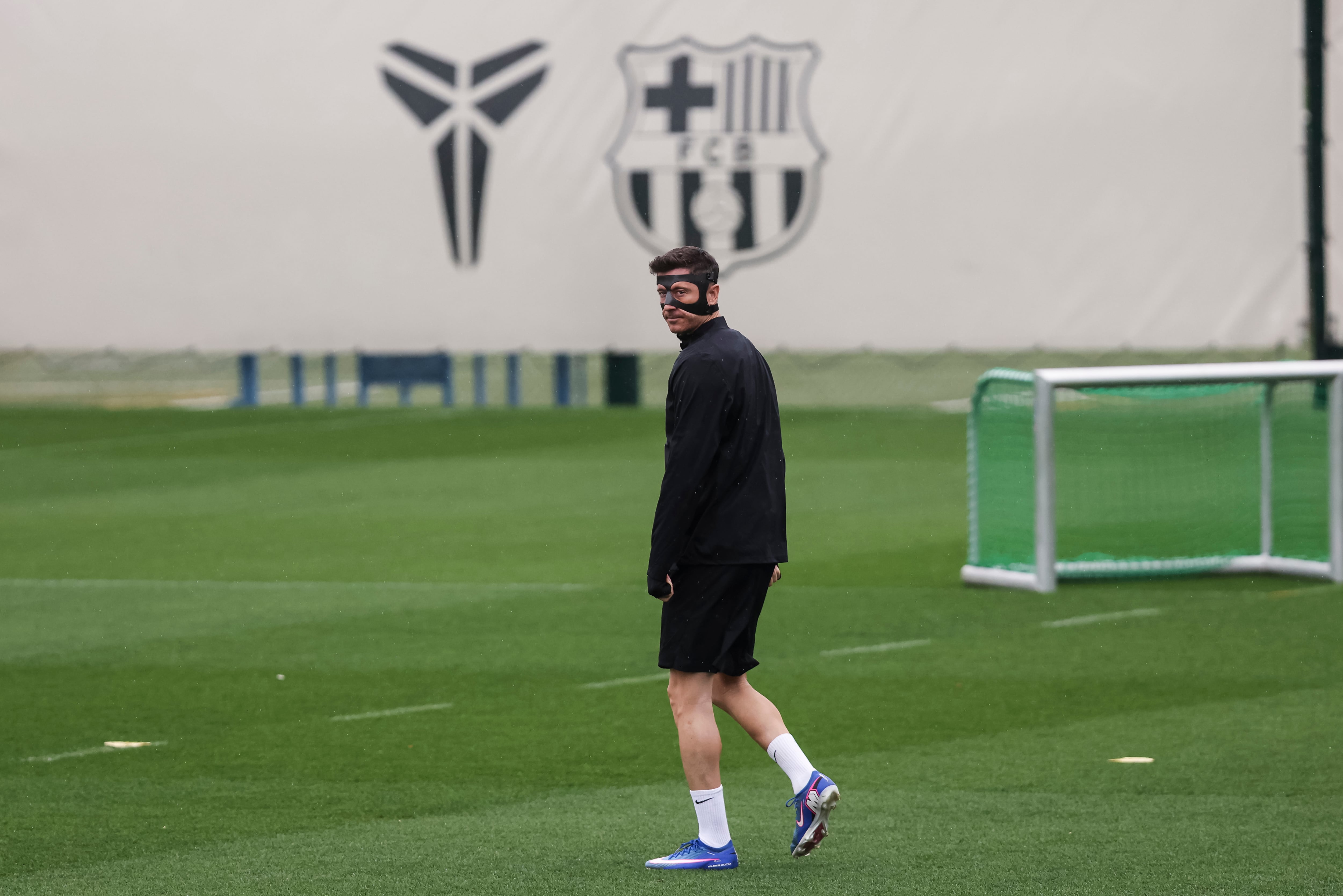 Robert Lewandowski durante el último entrenamiento del Barça