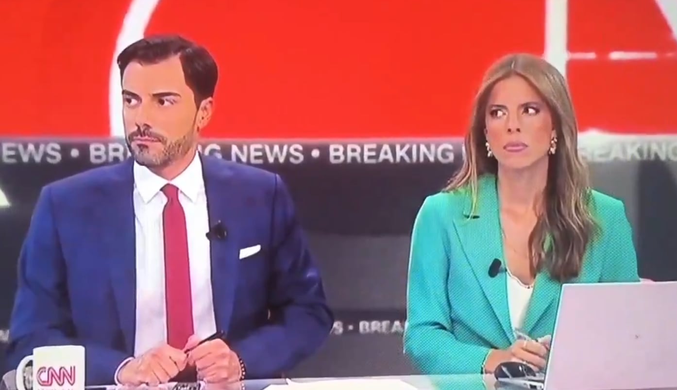 Los presentadores de la CNN de Portugal en el momento del terremoto en Lisboa.