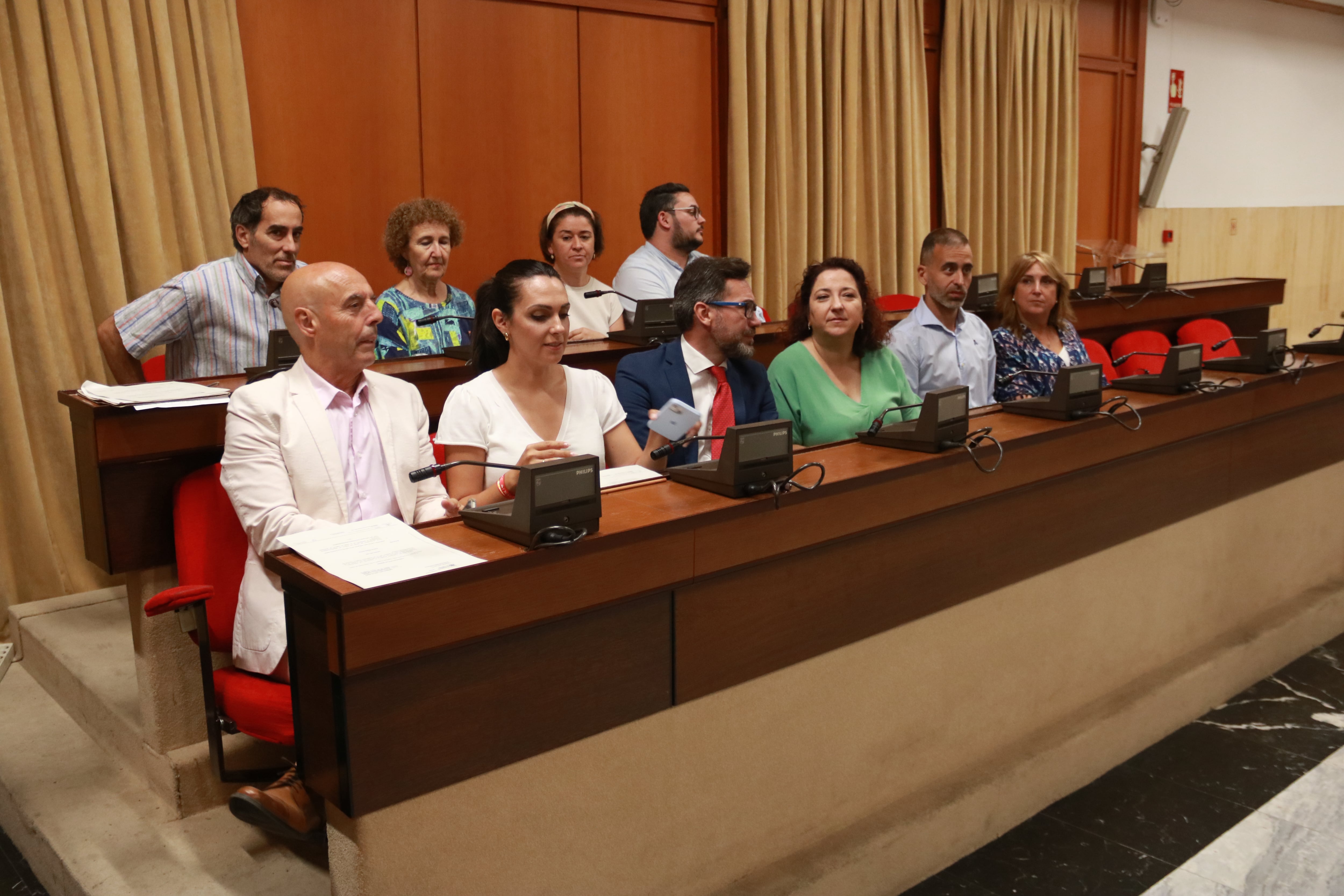 Imagen de los grupos de PSOE y Hacemos Córdoba en el pleno.