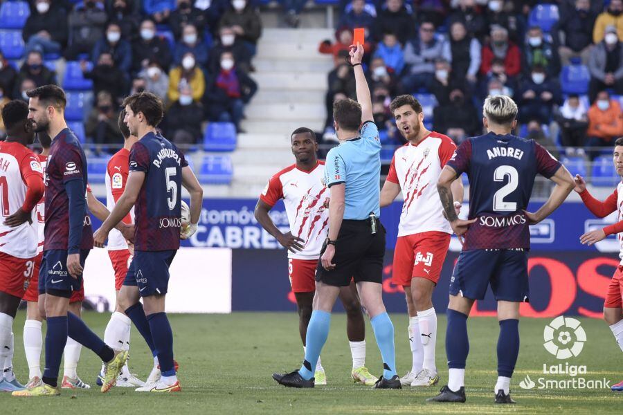 López Toca en un partido en El Alcoraz ante el Almería