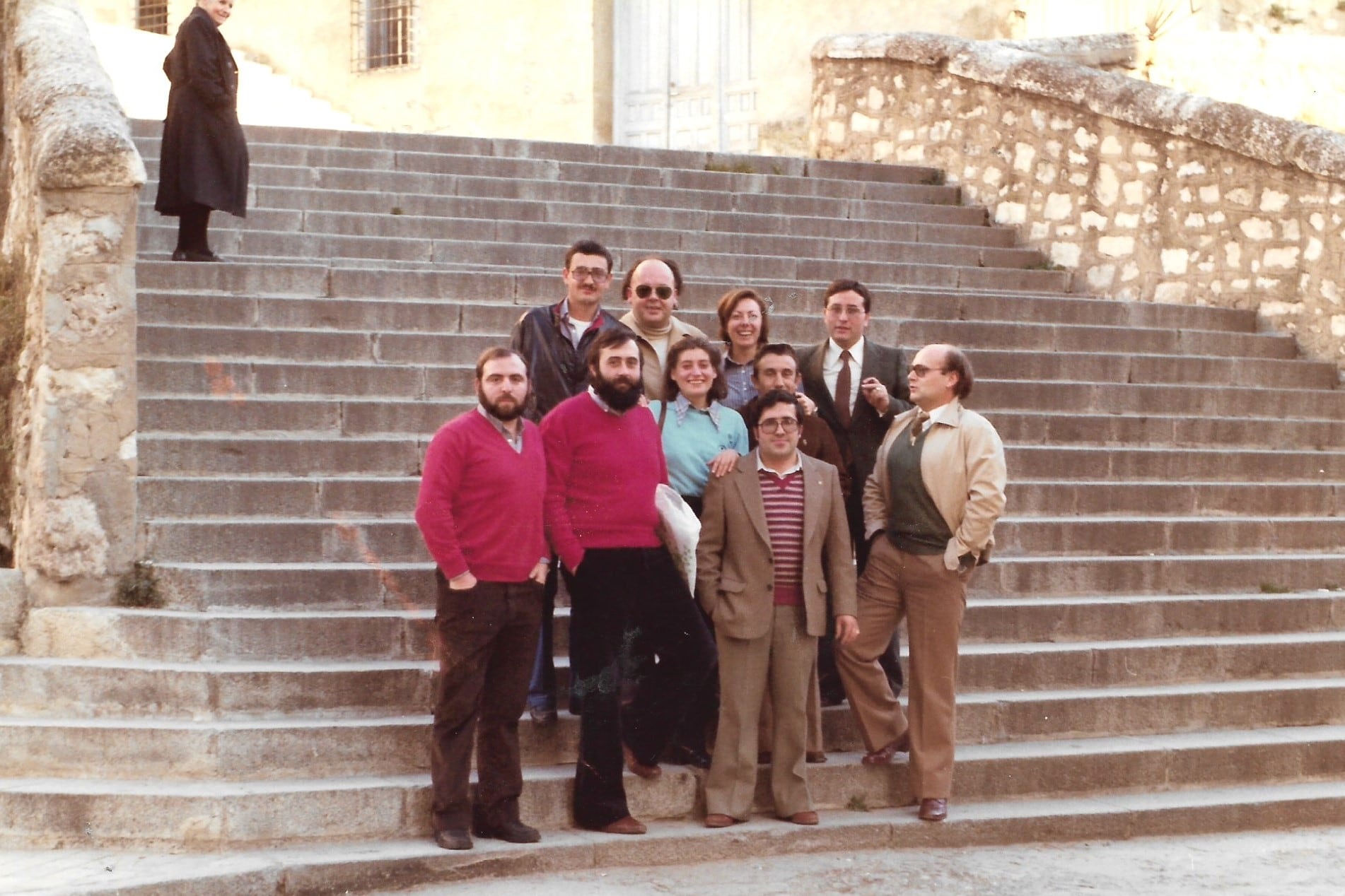 Almuerzo de la Asociación de la Prensa. Fernando Saiz, Luis Calvo, Carmen Sánchez y Emilio López, en la fila de arriba; debajo, José Luis Pinós, José Ángel García, Mari Ros Rosado, Alfonso Víllora, Pedro Cerrillo y José Vicente Ávila.