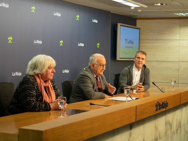 El consejero de Educación, Pedro Uruñuela, ha presentado el balance de Actual 2023, junto a la directora general de Cultura, Ana Zabalegui, y el director artístico, Santiago Tabernero.
