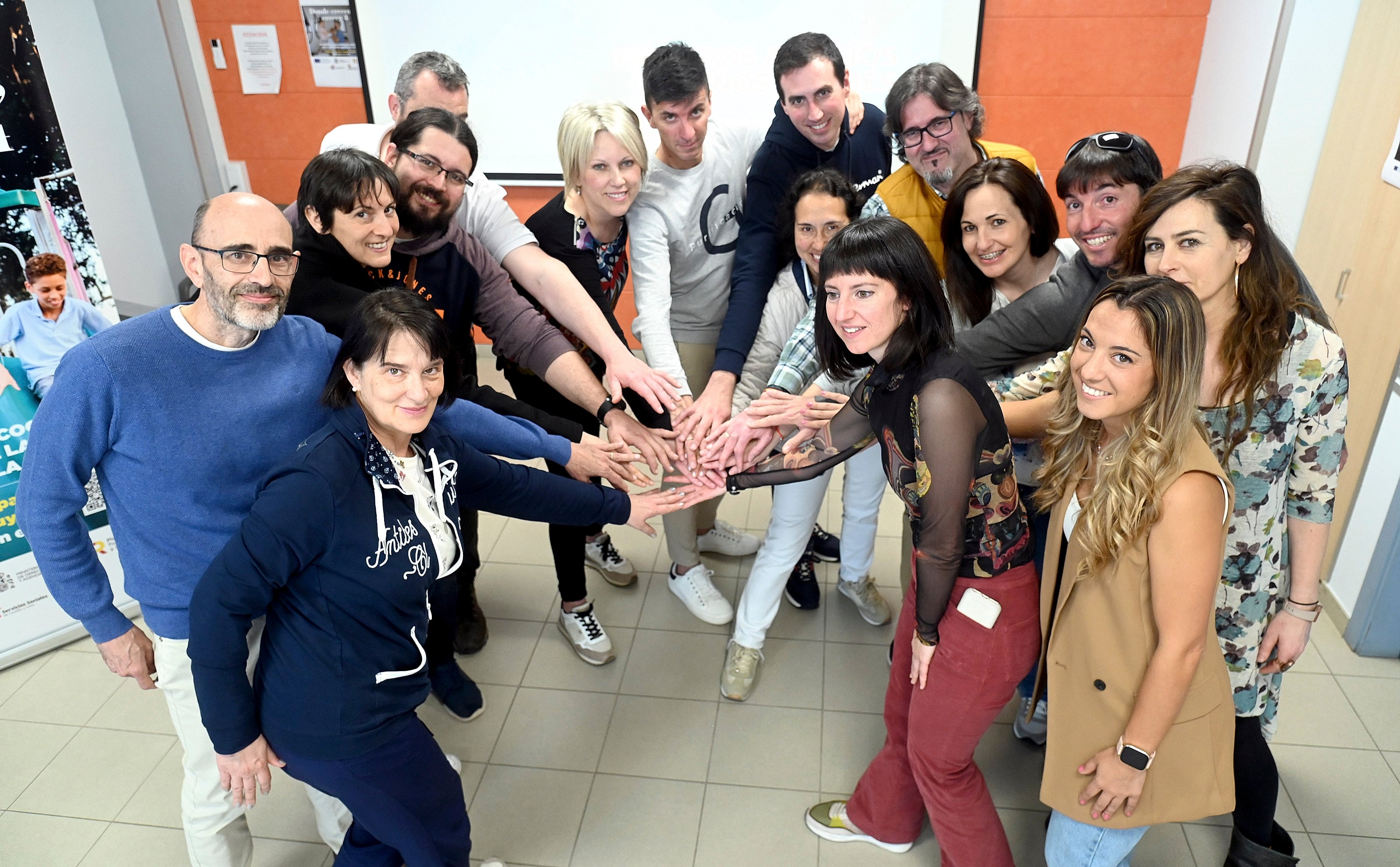 La sede de Cruz Roja en Burgos acogió este fin de semana el VIII Encuentro Provincial de Familias de Acogida