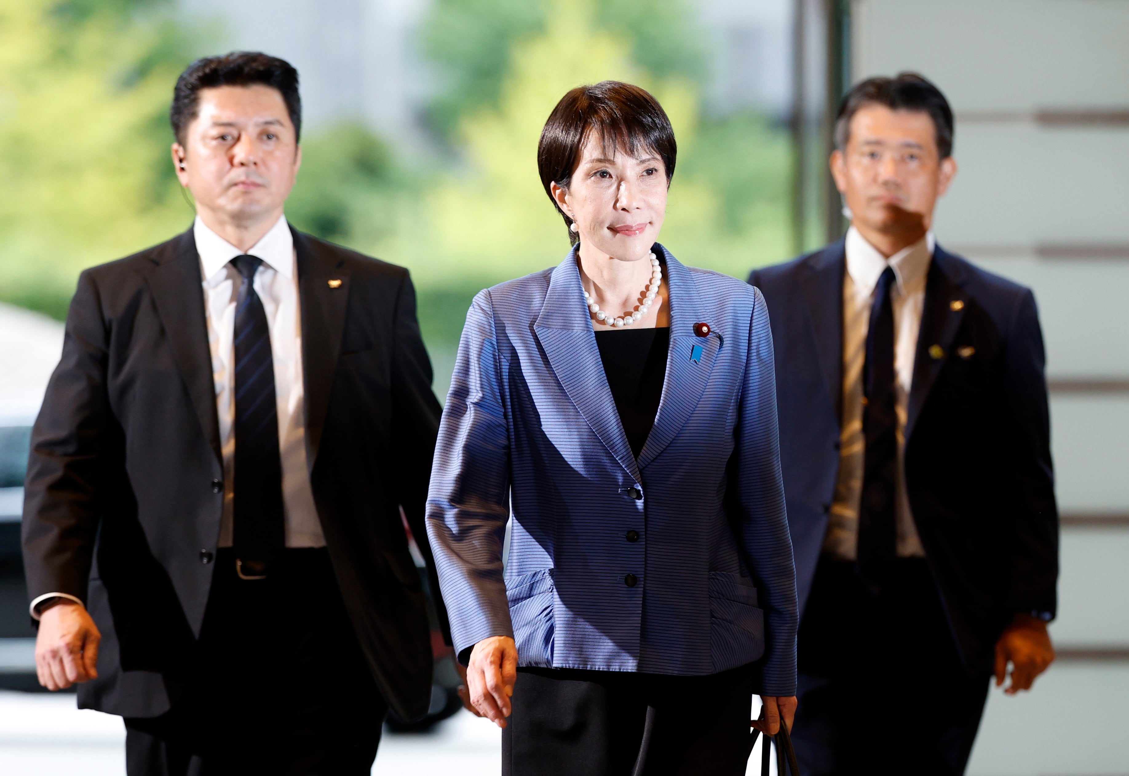 Sanae Takaichi llega a la residencia oficial. (Japón, Tokio) EFE/EPA/FRANCK ROBICHON
