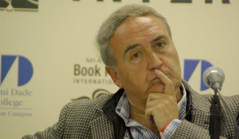 Molina Foix compartirá los principales títulos de su biblioteca personal