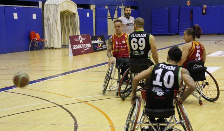 Lucía Soria (5) durante un partido esta temporada con el Getafe BSR Casa Murcia