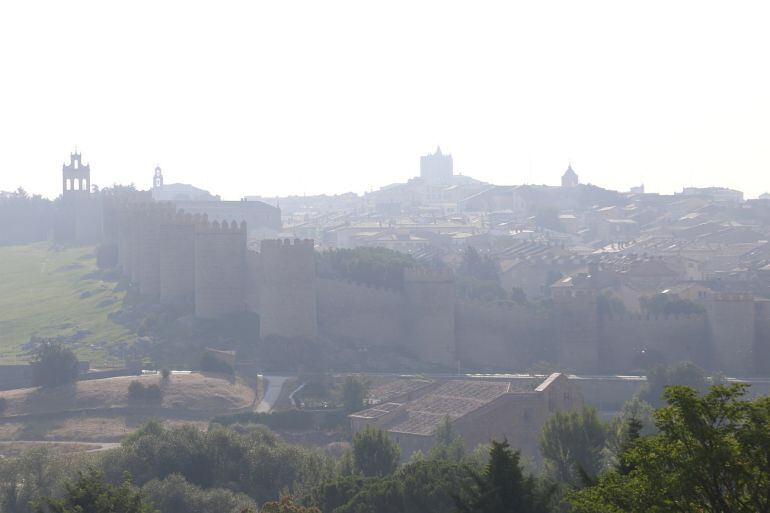 Imagen de Ávila tomada desde Los Cuatro Postes