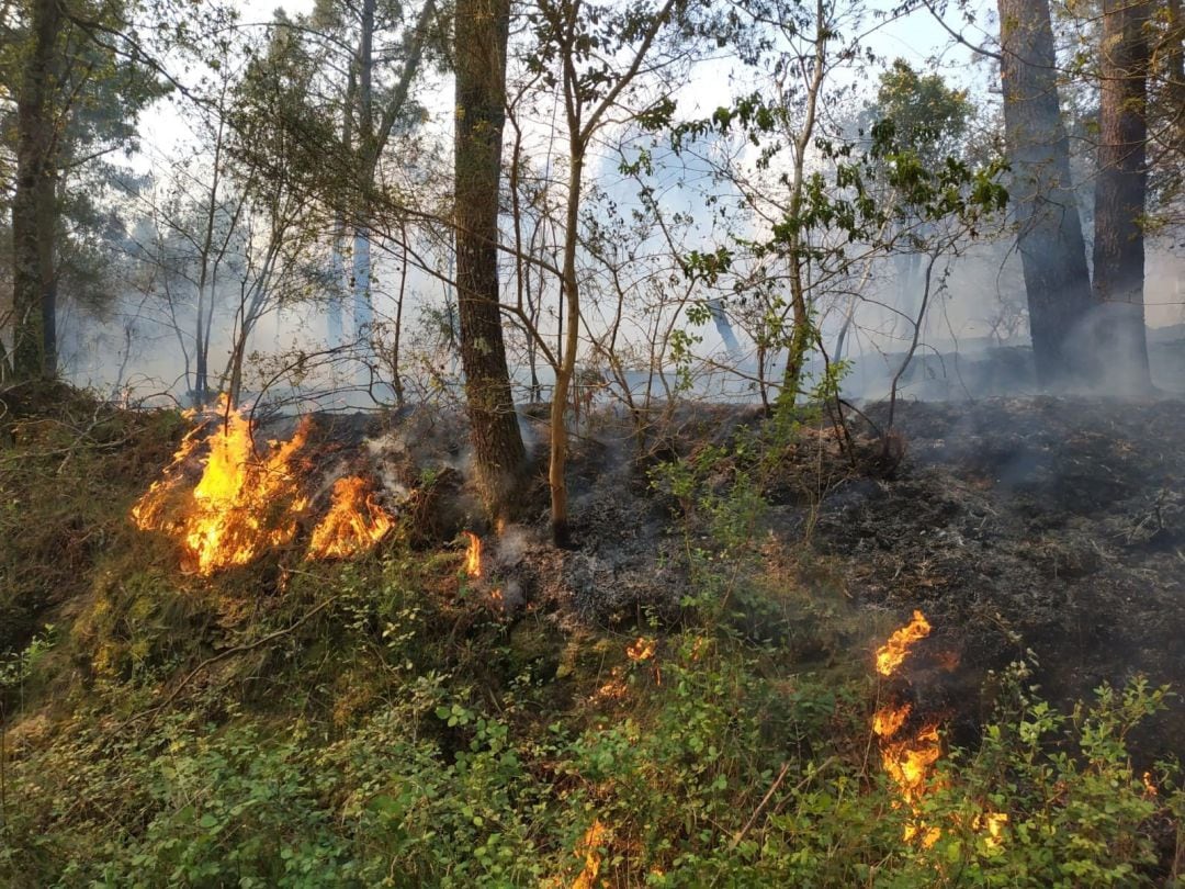 En la fotografía, un incendio que tuvo lugar en Verín