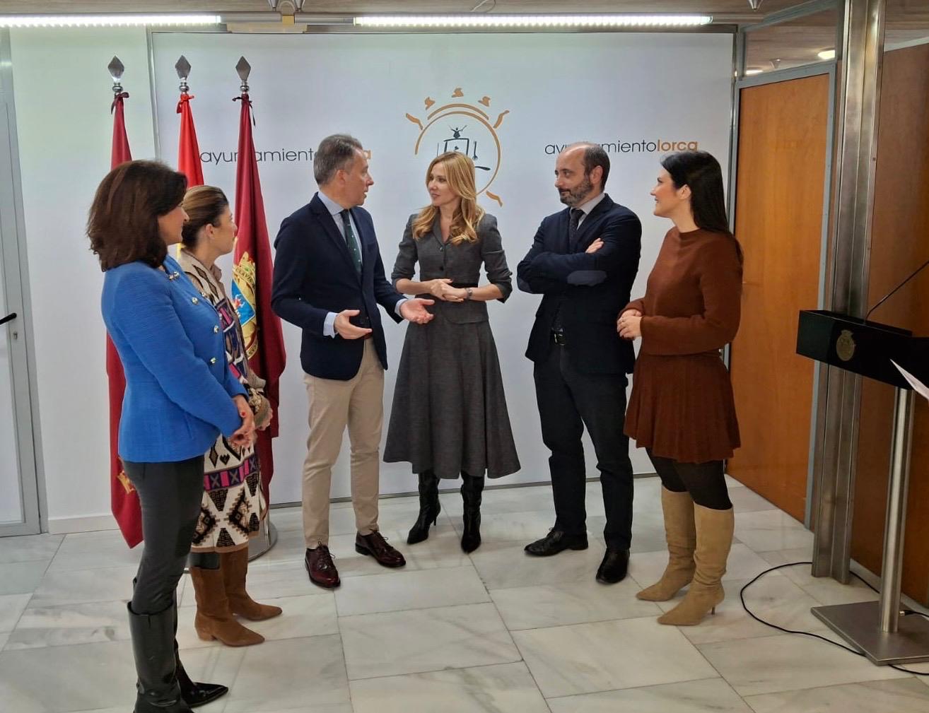 Reunión de la consejera de Empresa con parte de la corporación municipal de Lorca