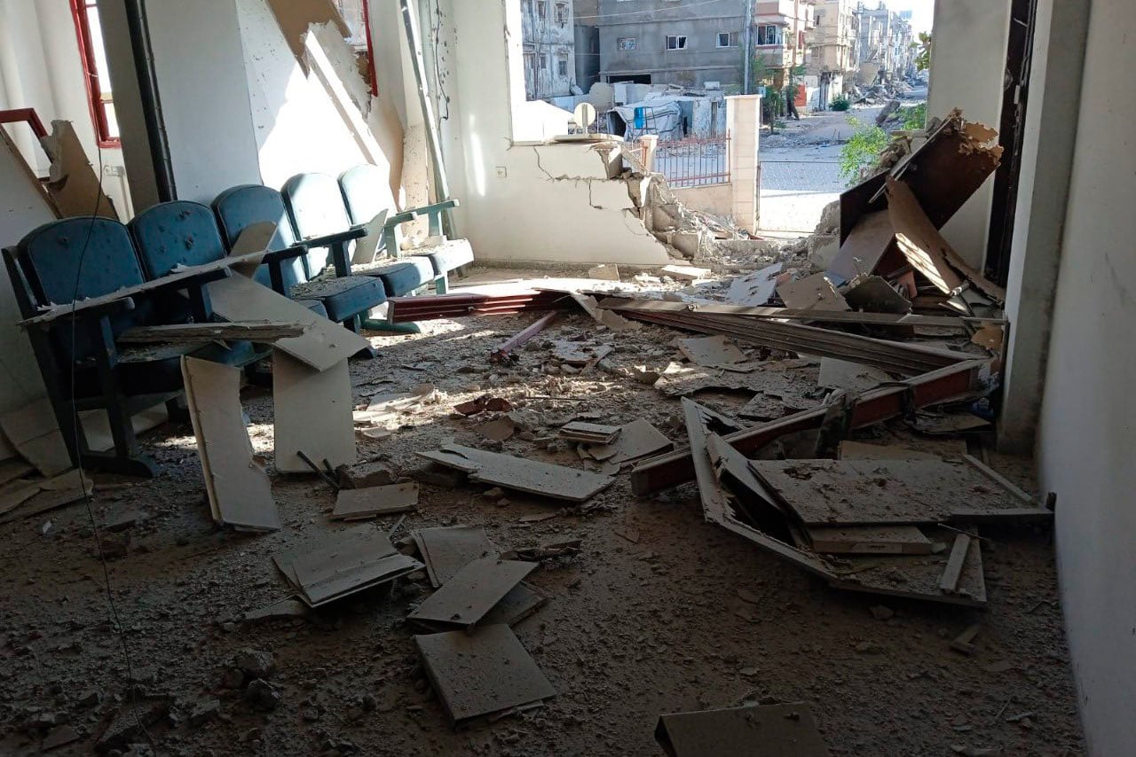 Vista de las secuelas de la destrucción del edificio de la Media Luna Roja Palestina en Jan Yunis. EFE/ Media Luna Roja Palestina.