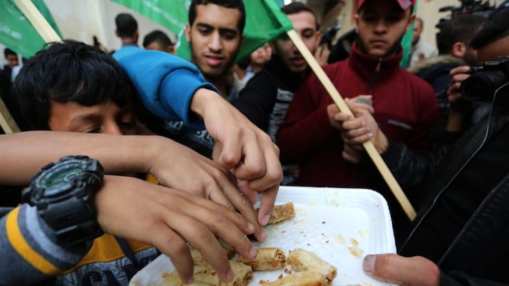 JOVENES PALESTINOS HACEN VOLUNTARIADO