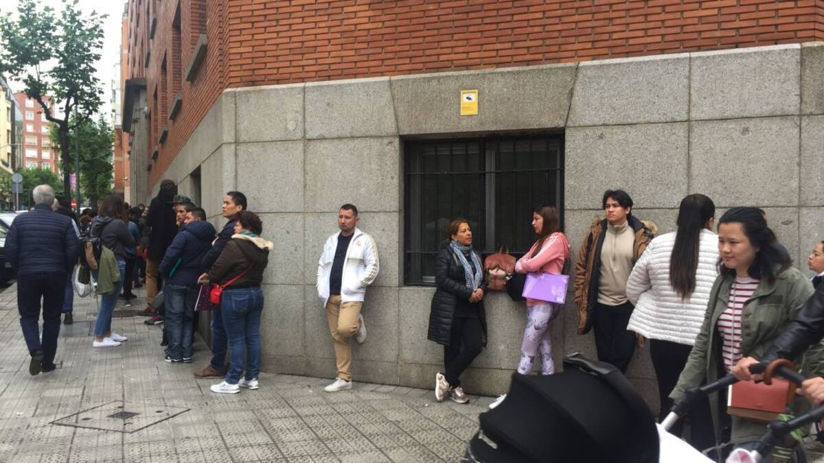 REPORTAJE | Con los solicitantes de asilo al raso