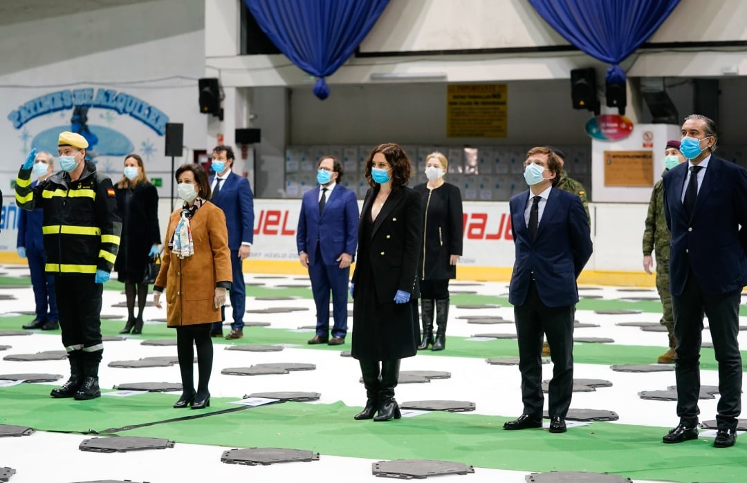 La presidenta, Isabel Díaz Ayuso, clausura la morgue del Palacio de Hielo junto a la ministra Margarita Robles y el alcalde de la capital, José Luis Martínez-Almeida