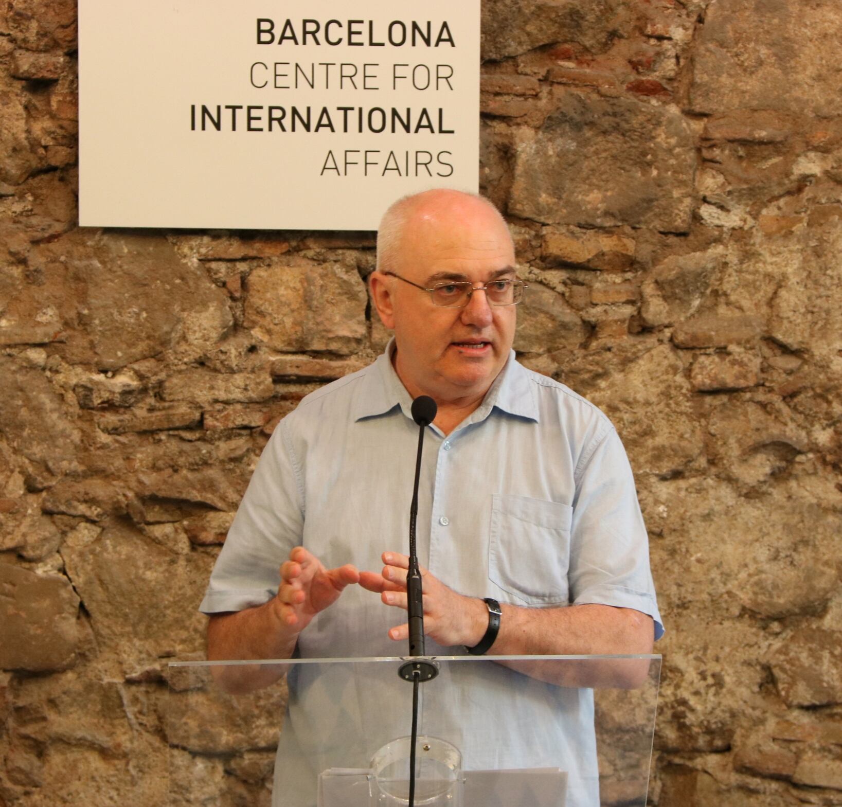 Dominic Keown va fundar l'any 1998 amb la UOC, The Journal of Catalan Studies, la primera revista en línia dedicada a la catalanística
