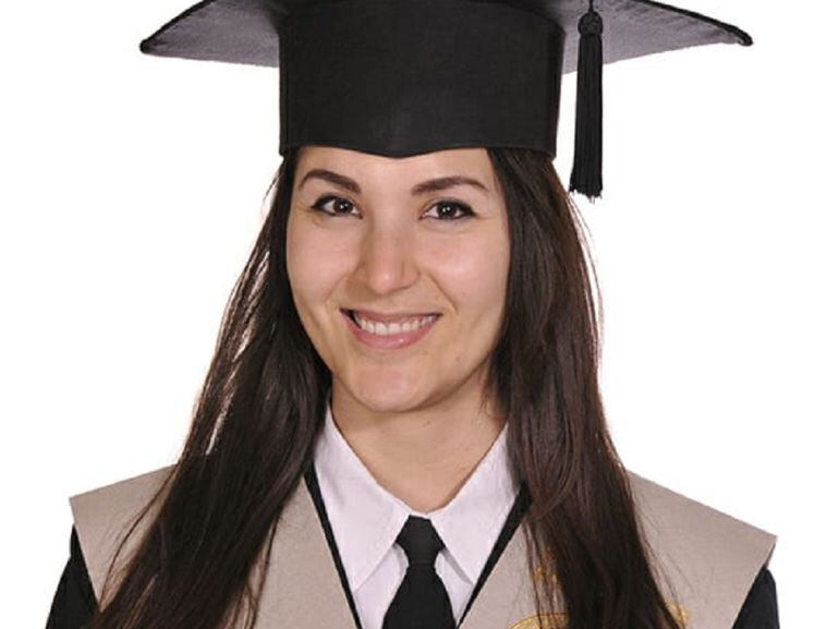 Ana Sánchez Andreu se acaba de graduar en Enfermería