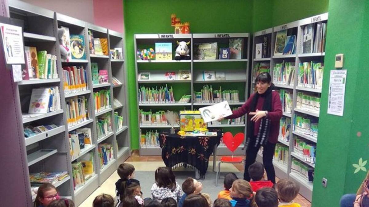 Pilar González, responsable de la Biblioteca Municipal de Peñafiel, repasa en Hoy por Hoy las actividades del centro para la primera quincena de febrero