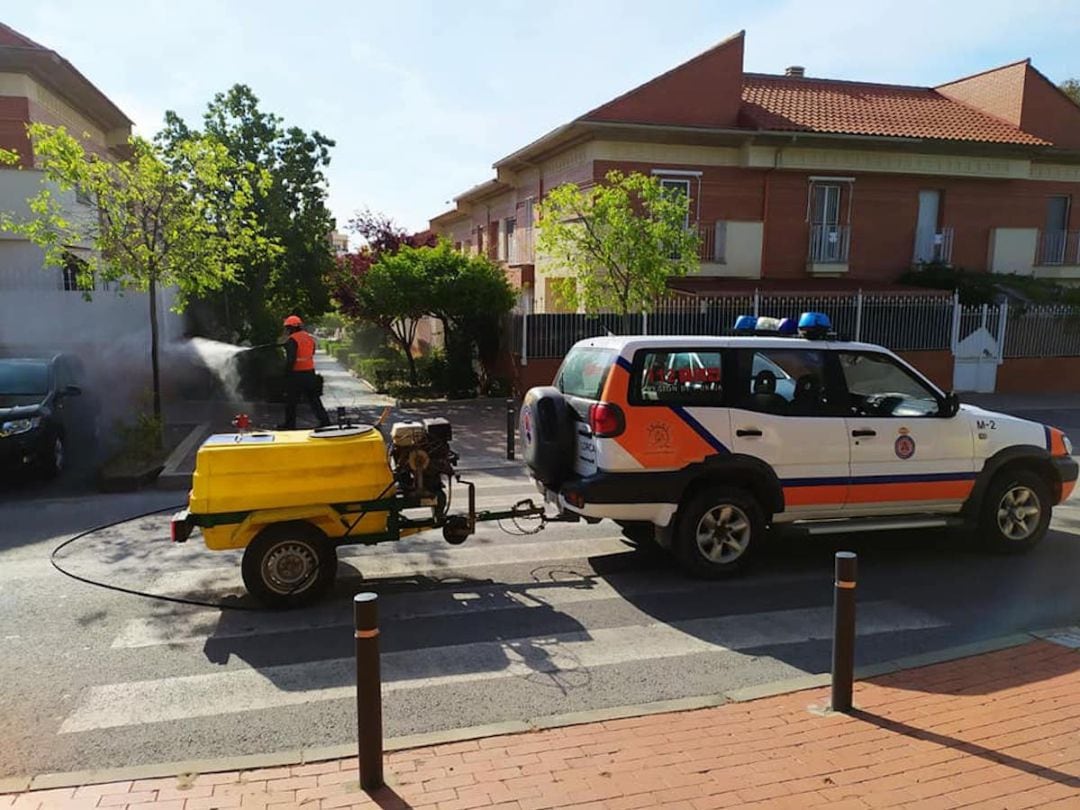 Se intensifican las tareas de desinfección y limpieza para que niños y niñas puedan salir a la calle desde este domingo