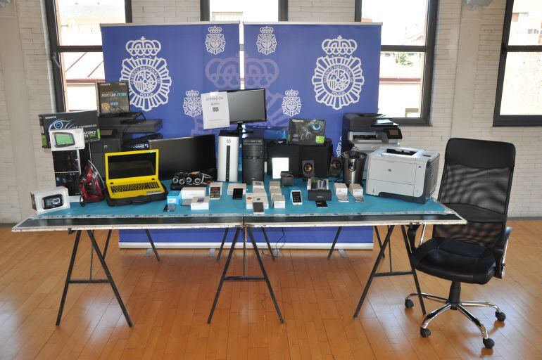 Detenido por cien estafas en compras por internet