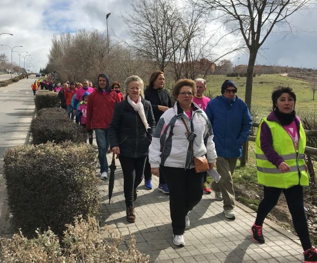 La marcha ha partido a las 10,30 h de la iglesia de Nueva Segovia