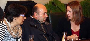 Alícia Alegret, a la dreta, i Sebastià Domènech, al centre.