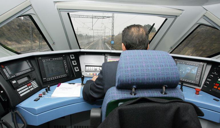 Cabina de un tren AVANT que cubre el servicio Madrid-Segovia-Valladolid