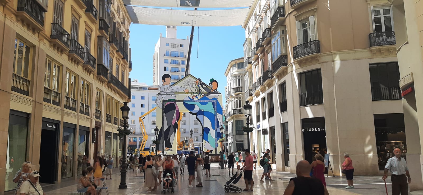 Nueva portada de la Feria de Agosto en Calle Larios (Málaga)