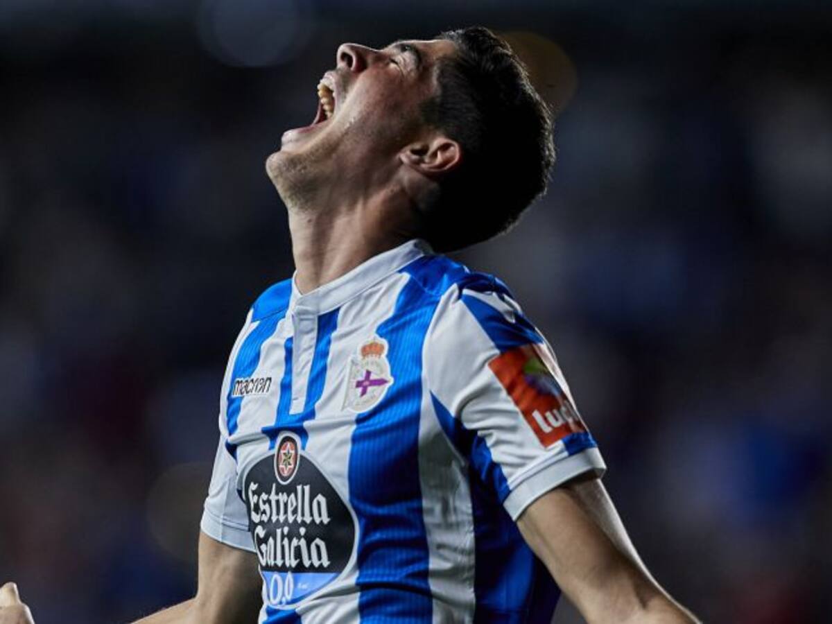 Un triplete de Carlos Fernández golea al Elche y pone al Dépor segundo