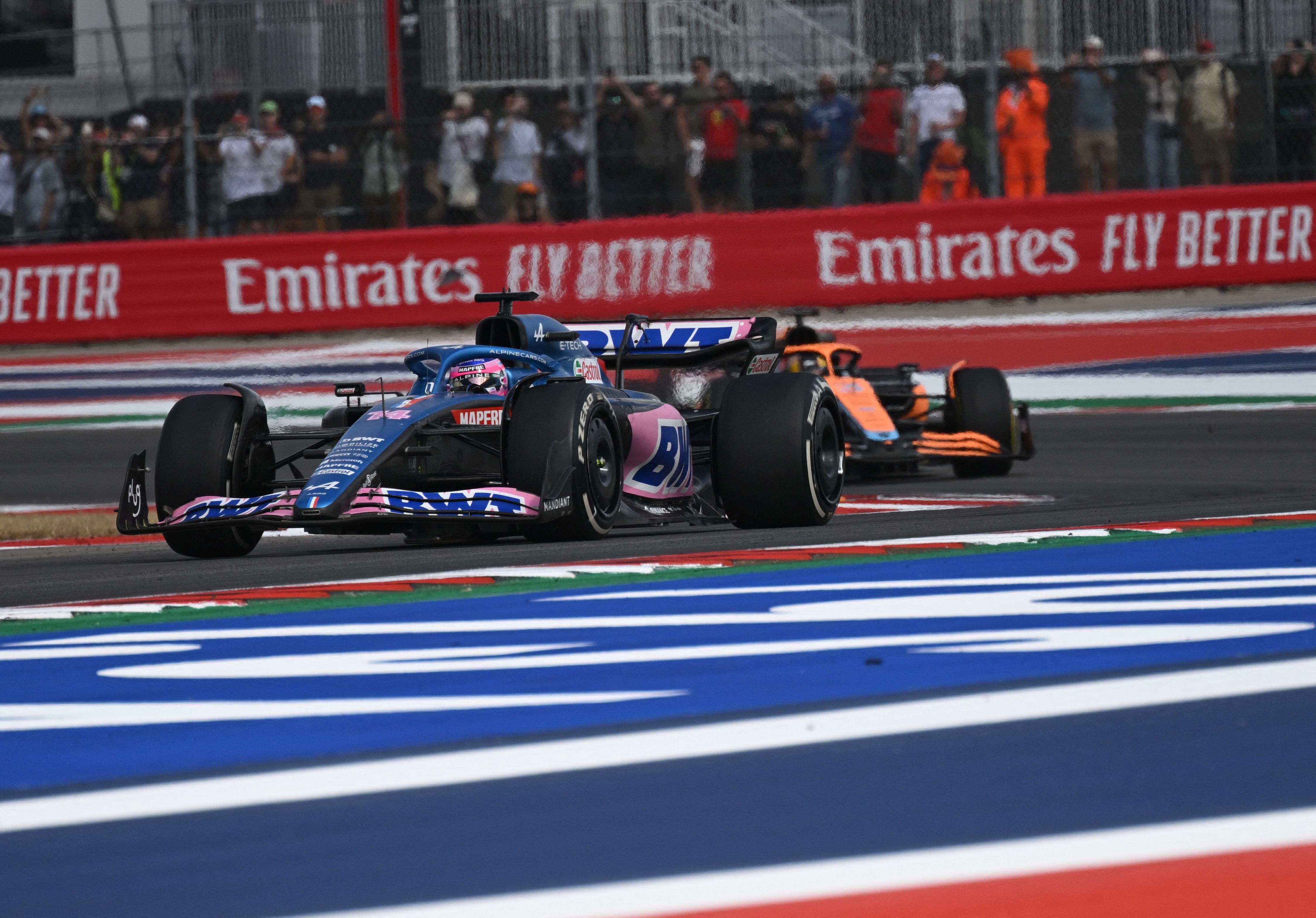 Fernando Alonso en plena remontada durante el GP de los EEUU